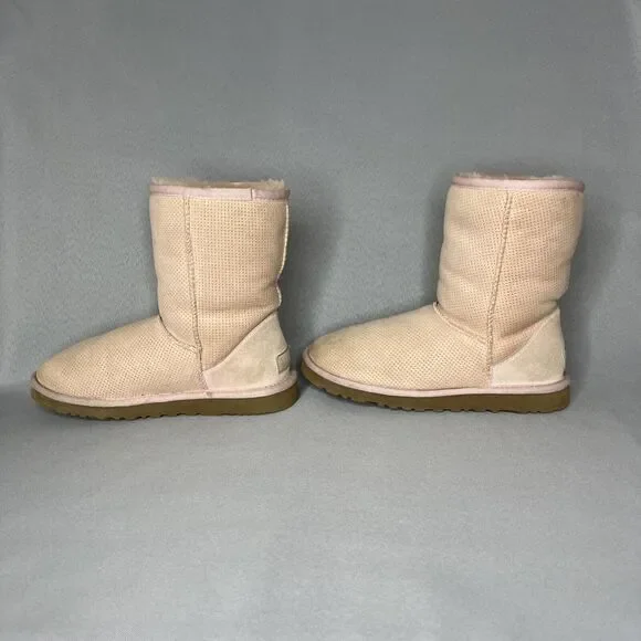 Womens UGG Boots Light Pink Tan Classic Short Perforated Suede Wool Boho Sz 6 - Picture 9 of 16